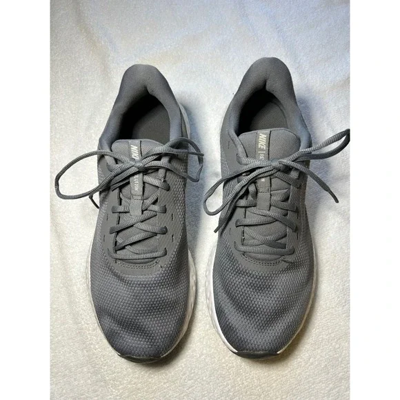 Nike‎ Revolution 5 Men's Running Shoes Gray Size 11.5 Wide DC3728002 - Picture 2 of 6